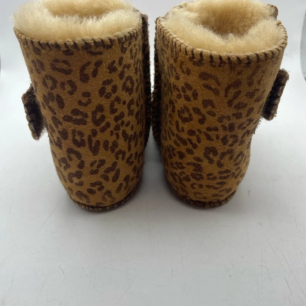 UGG Erin Leopard Print Baby infant Booties size M